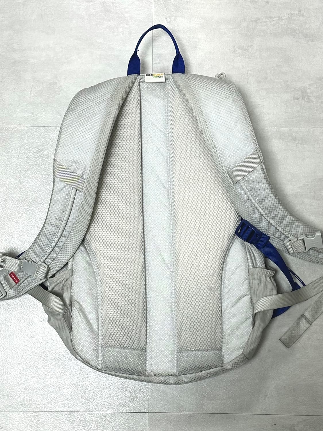 슈프림 백팩 실버  상품이미지3