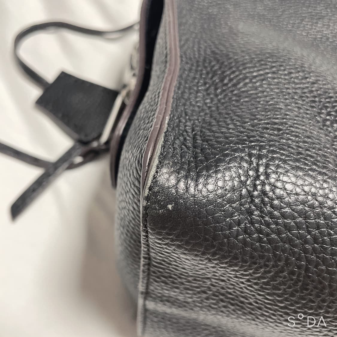 펜디 블랙 가죽 토트백 상품이미지4