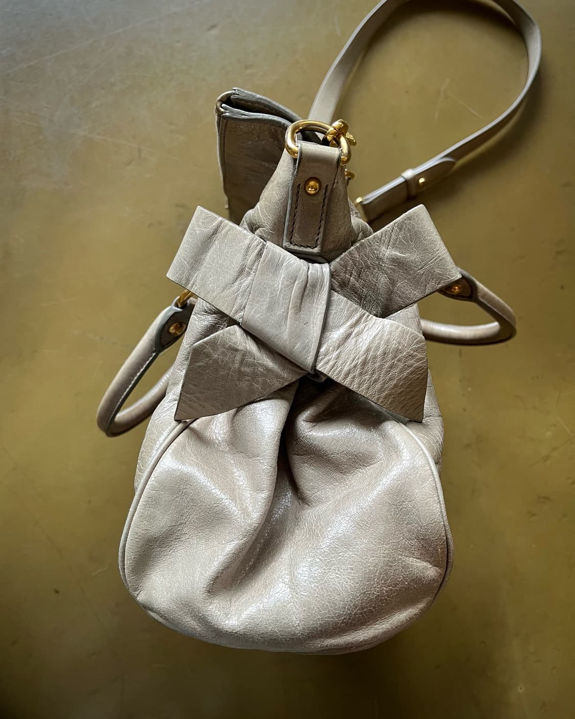 2000s MIU MIU Vitello Shine Ribbon Bag 상품이미지6