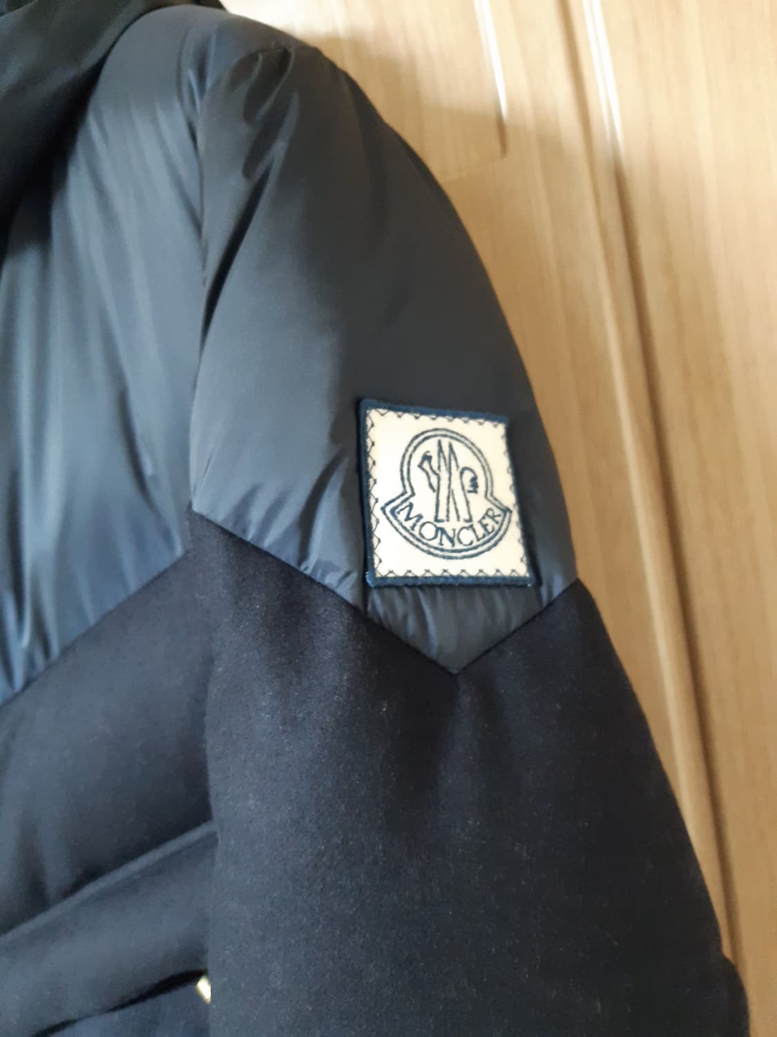 몽클레어 패딩 감마블루 금장 (새제품) 상품이미지4