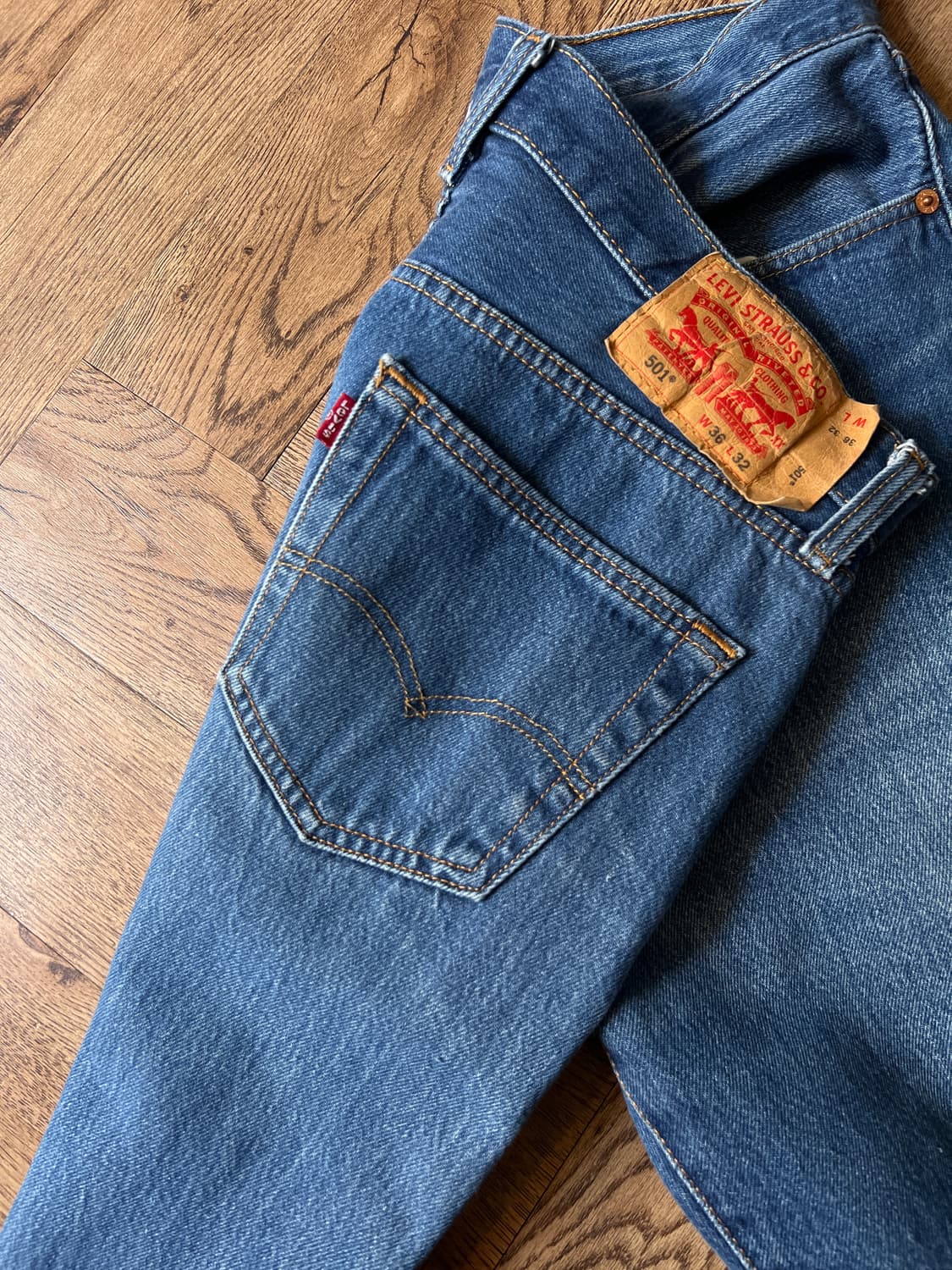 [36]리바이스 501 빈티지 워싱 미디엄블루 데님 팬츠 상품이미지6