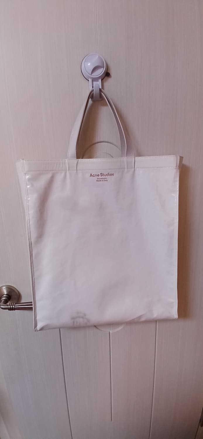 아크네 스튜디오 샤이니 토트백   상품이미지1