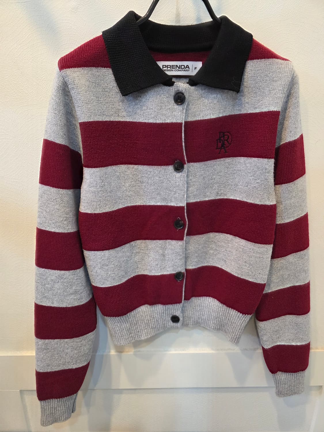 프렌다 스트라이프 카라넥 니트 가디건 상품이미지1