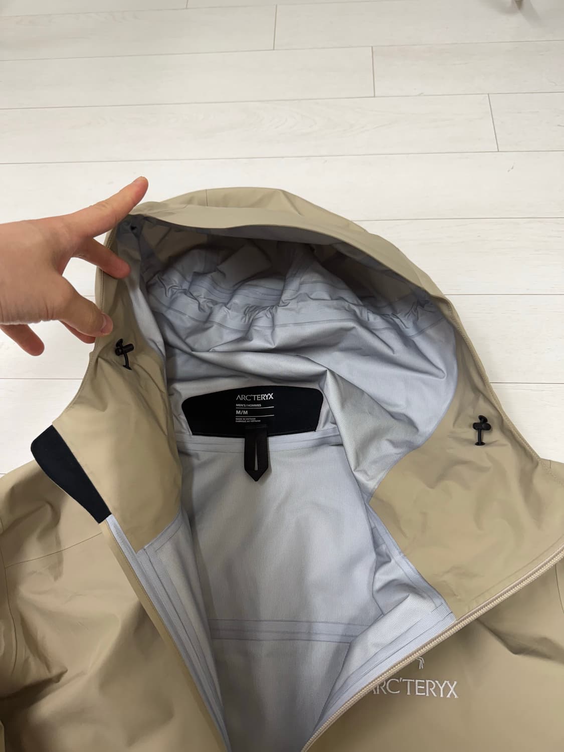 아크테릭스 베타 lt M 사이즈 스모크블러프  크림에서 100주고 구매하 상품이미지4