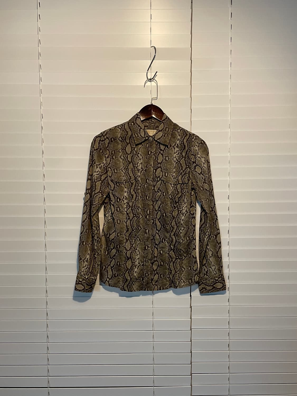 마이클코어스 파이톤 셔츠 상품이미지3