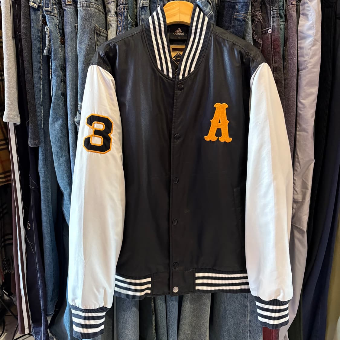 아디다스 스펠아웃 스타디움 바시티 자켓 상품이미지2