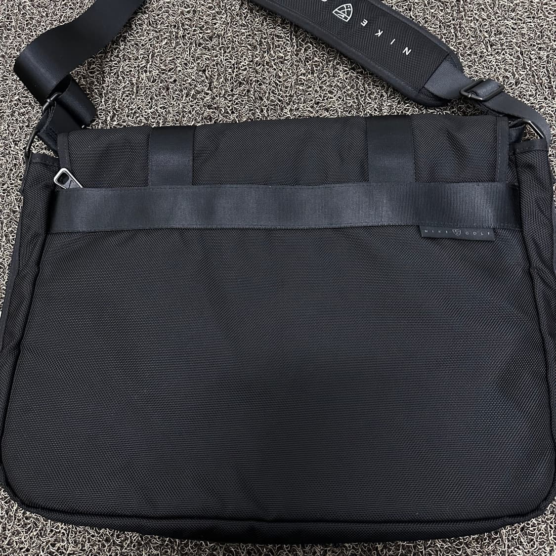 NIKE 나이키 크로스백 가방 블랙 상품이미지4