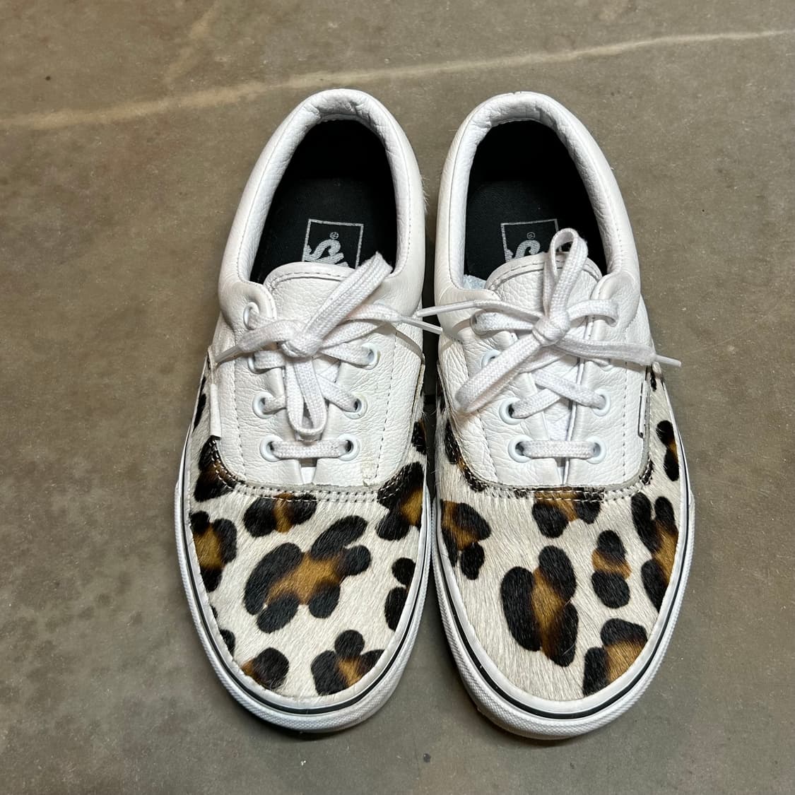 240) 반스 에라 트루 화이트 카프헤어 송치 레오파드 스니커즈 상품이미지2