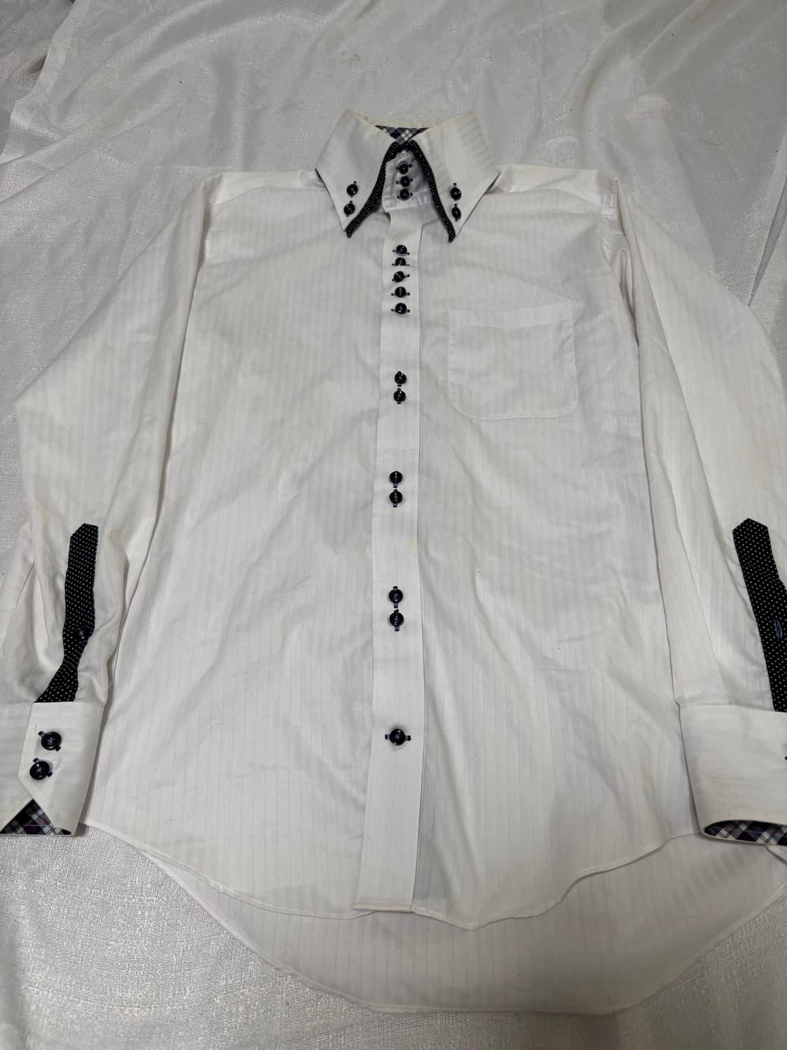 “Unknown” Multi Button Detail Shirts 상품이미지9