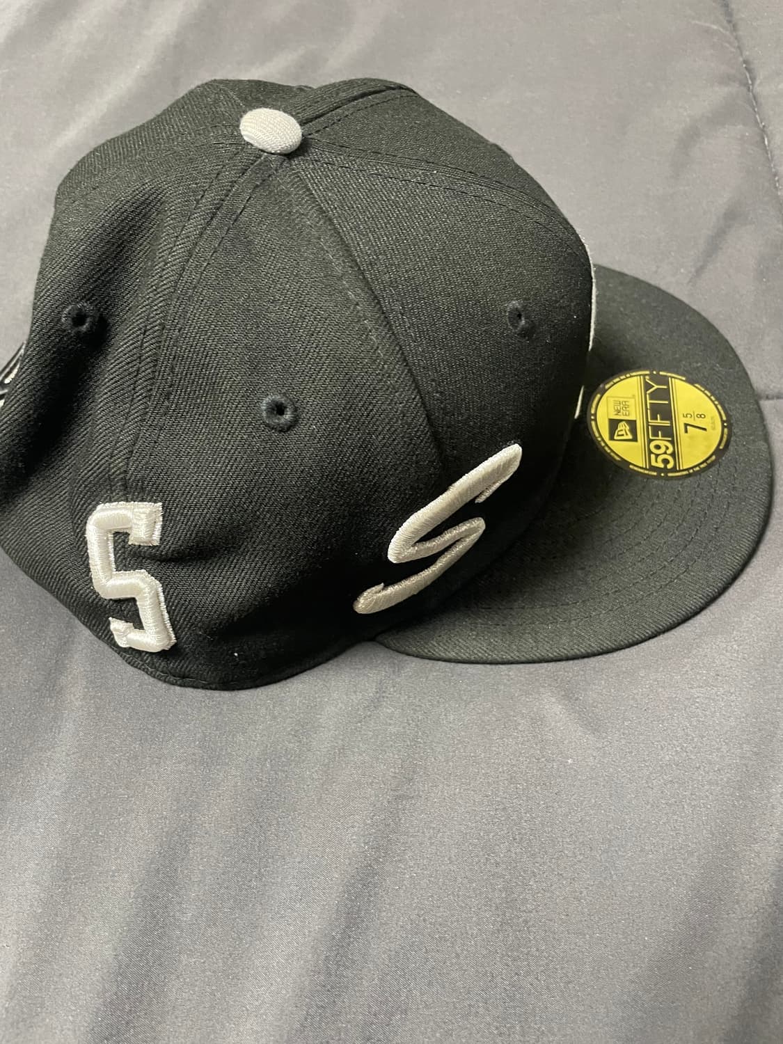 슈프림 멀티 s로고 뉴에라 블랙 758 판매합니다 상품이미지6