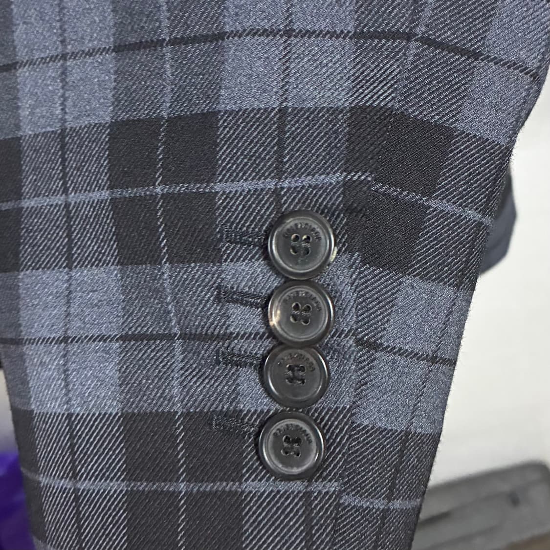 [48] 발렌시아가 19FW 타탄 체크 패치 블레이저 자켓 상품이미지5