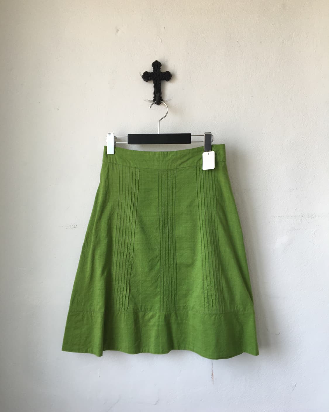 Pin tuck point midi skirt 상품이미지1