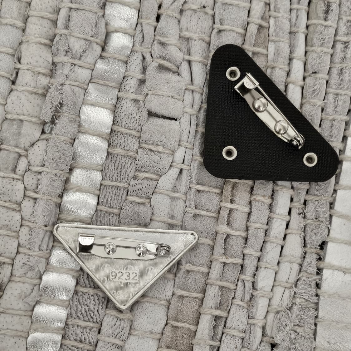 프라다 빈티지 업사이클링 메탈 브로치 넥타이핀 상품이미지4