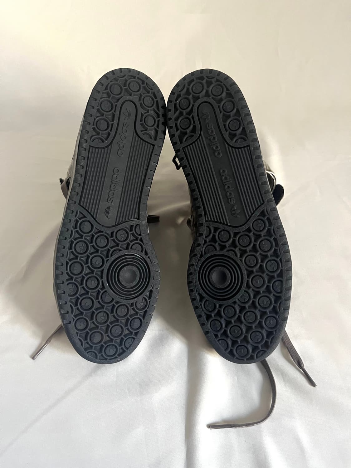 제레미스캇 x 아디다스 하이탑 블랙딥드 상품이미지8