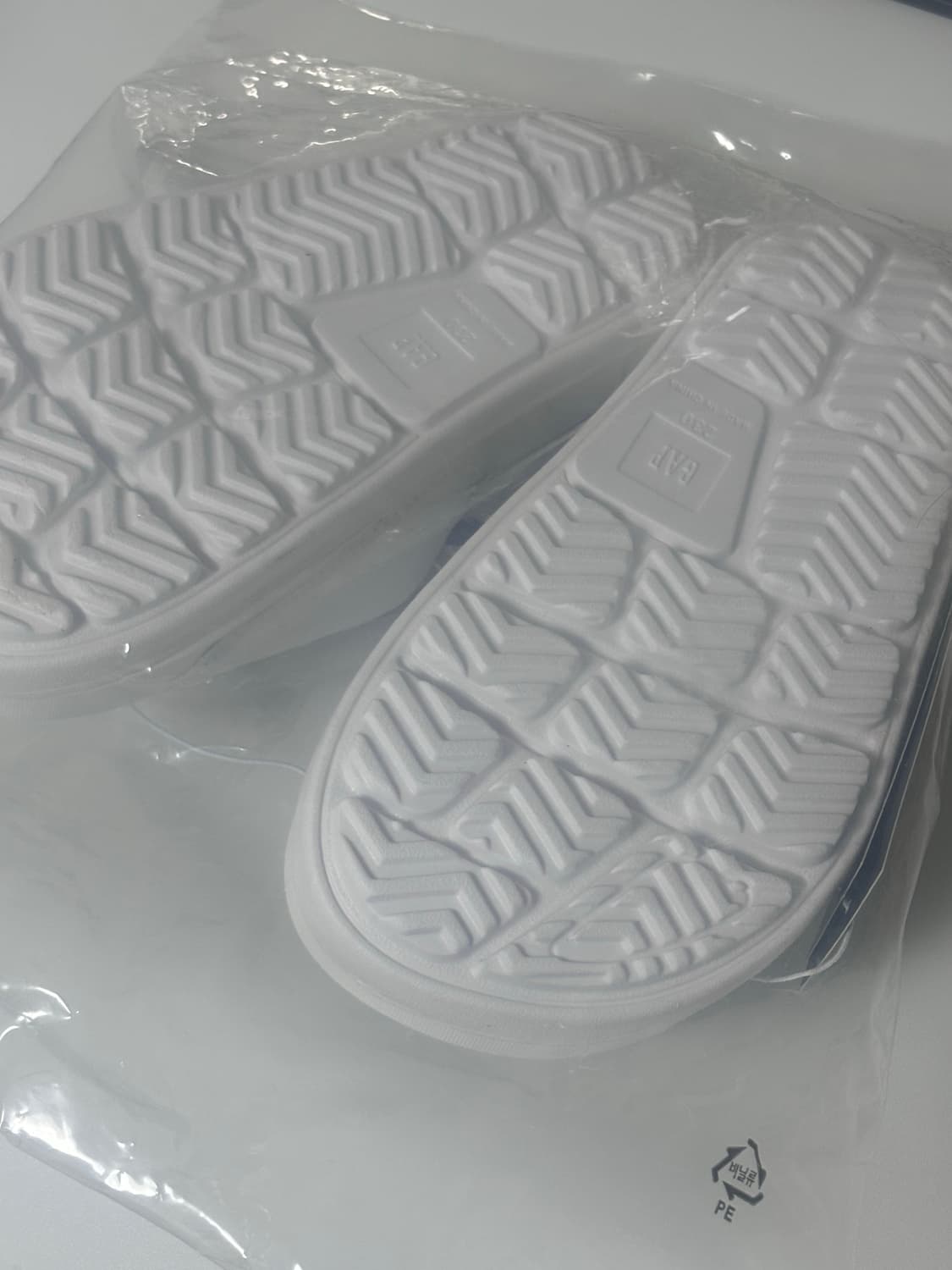 Gap 모노 슬리퍼 상품이미지2