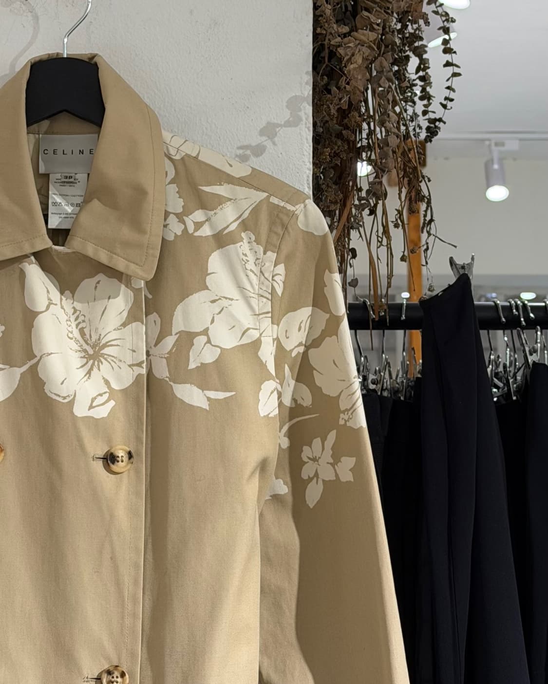 셀린느 베이지 플라워 프린트 트렌치코트 상품이미지3