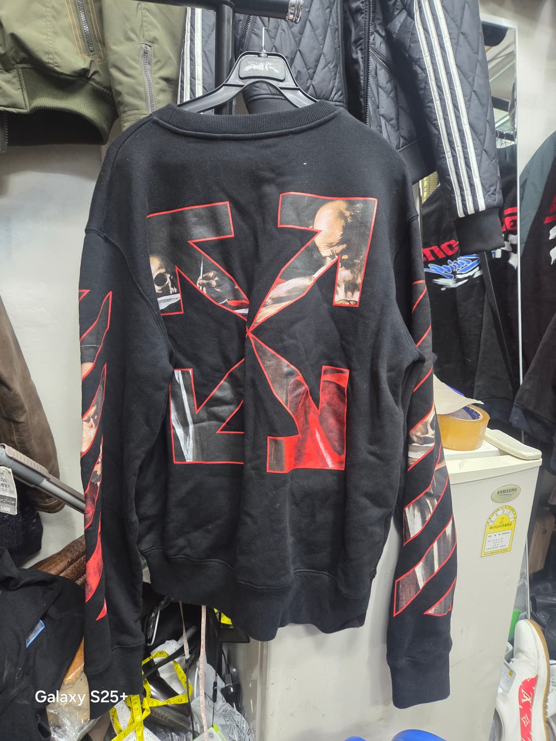 오프 화이트  카라바조   맨투맨   상품이미지4