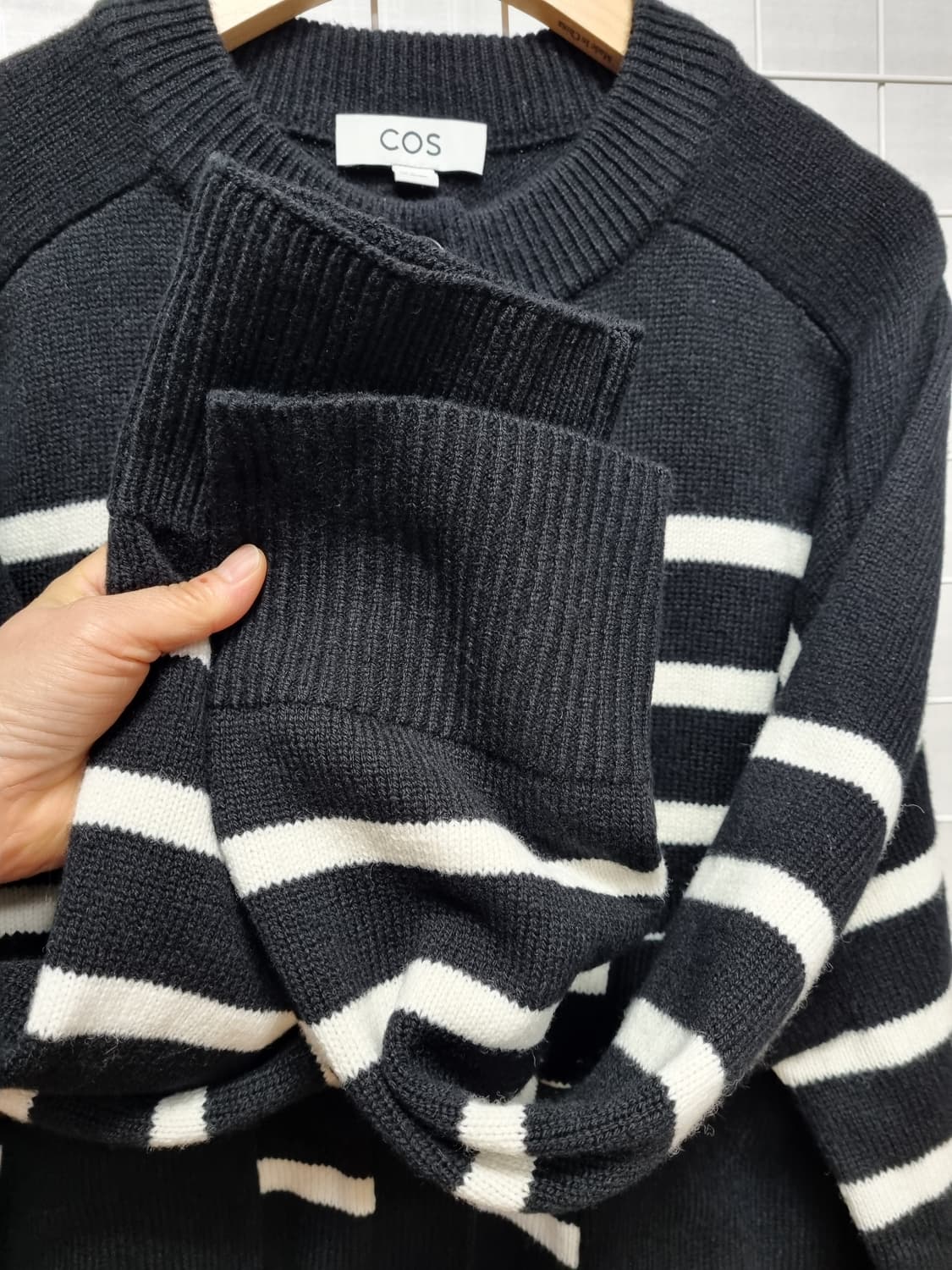 (택포)  COS 코스 울100% 오버핏 니트가디건 상품이미지3