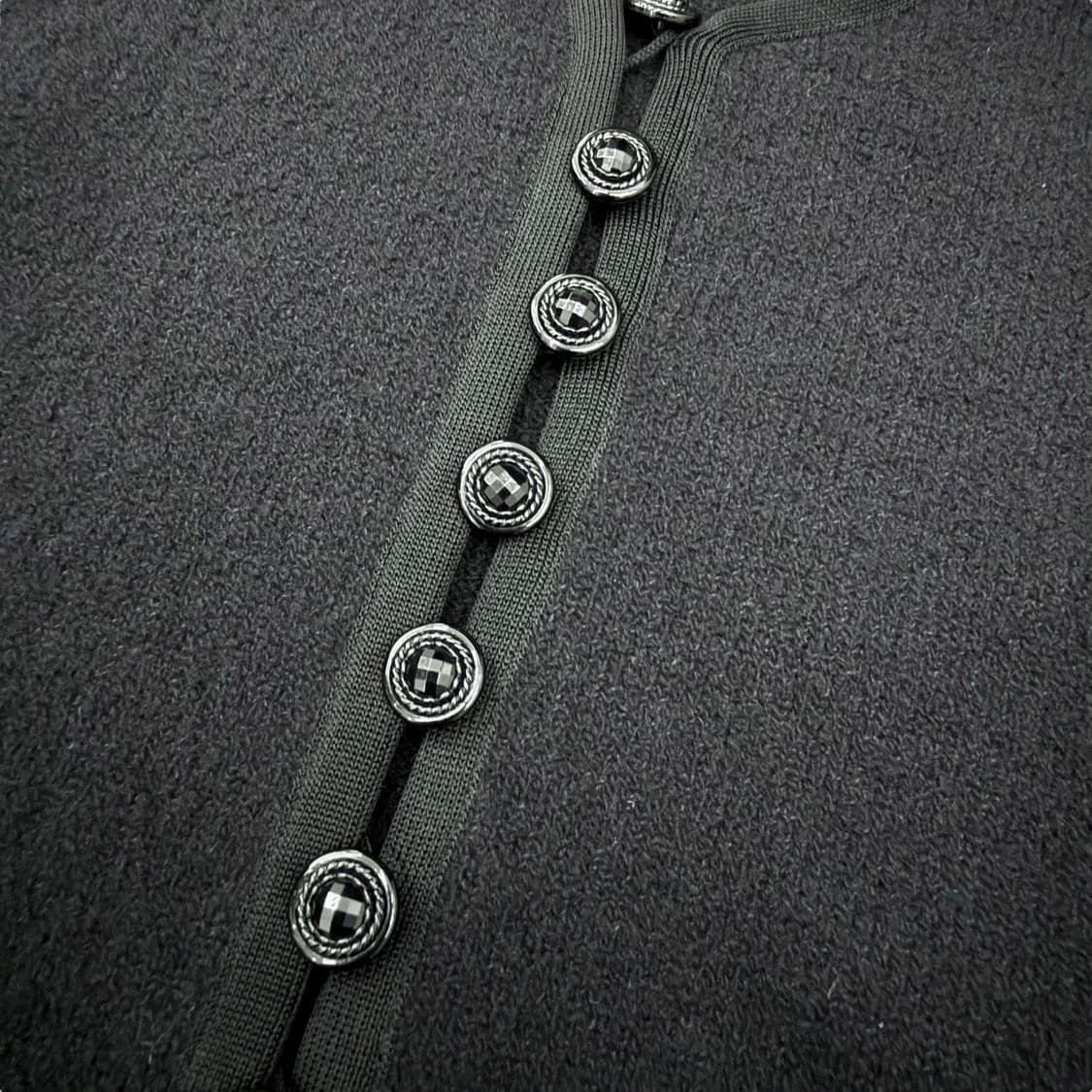 입생로랑 블랙 포인트 버튼 울 가디건 자켓 상품이미지5