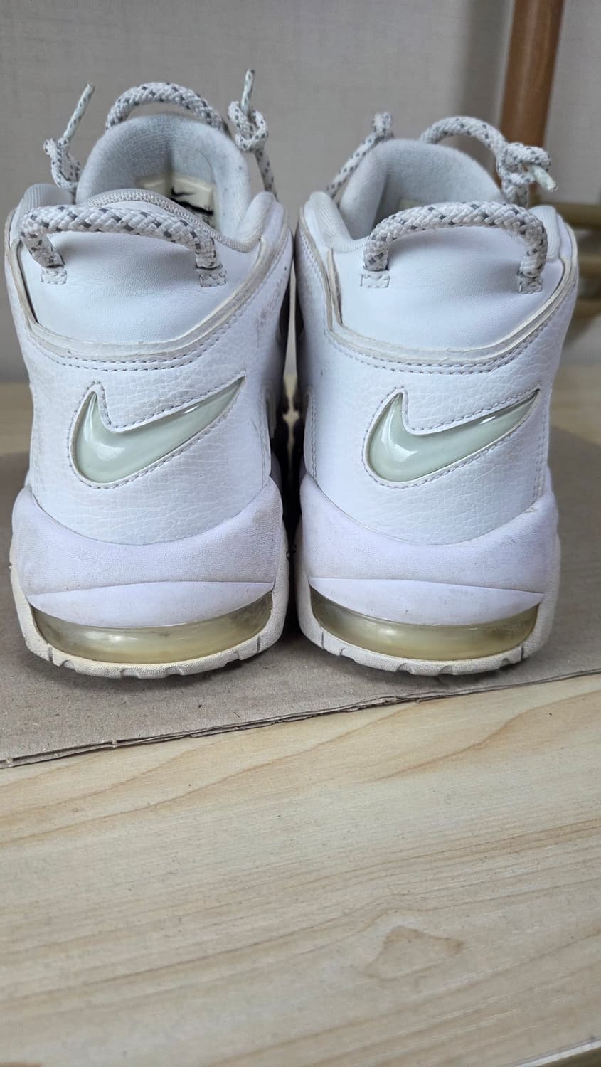 나이키 에어 모어 업템포 트리플 화이트 상품이미지5