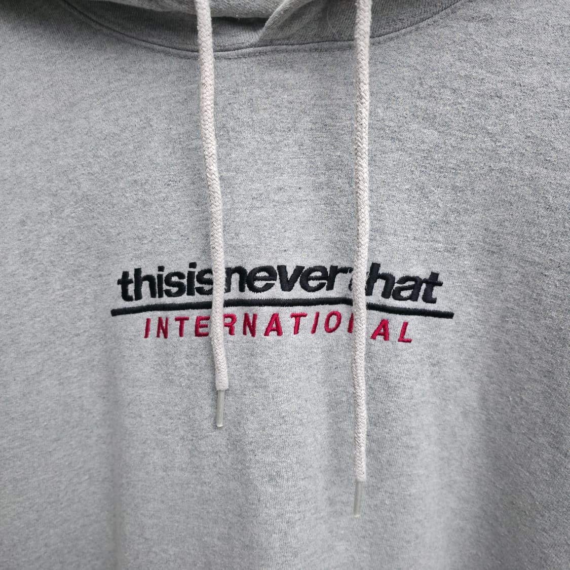 [M] 디스이즈네버댓 그레이 후드티 상품이미지4