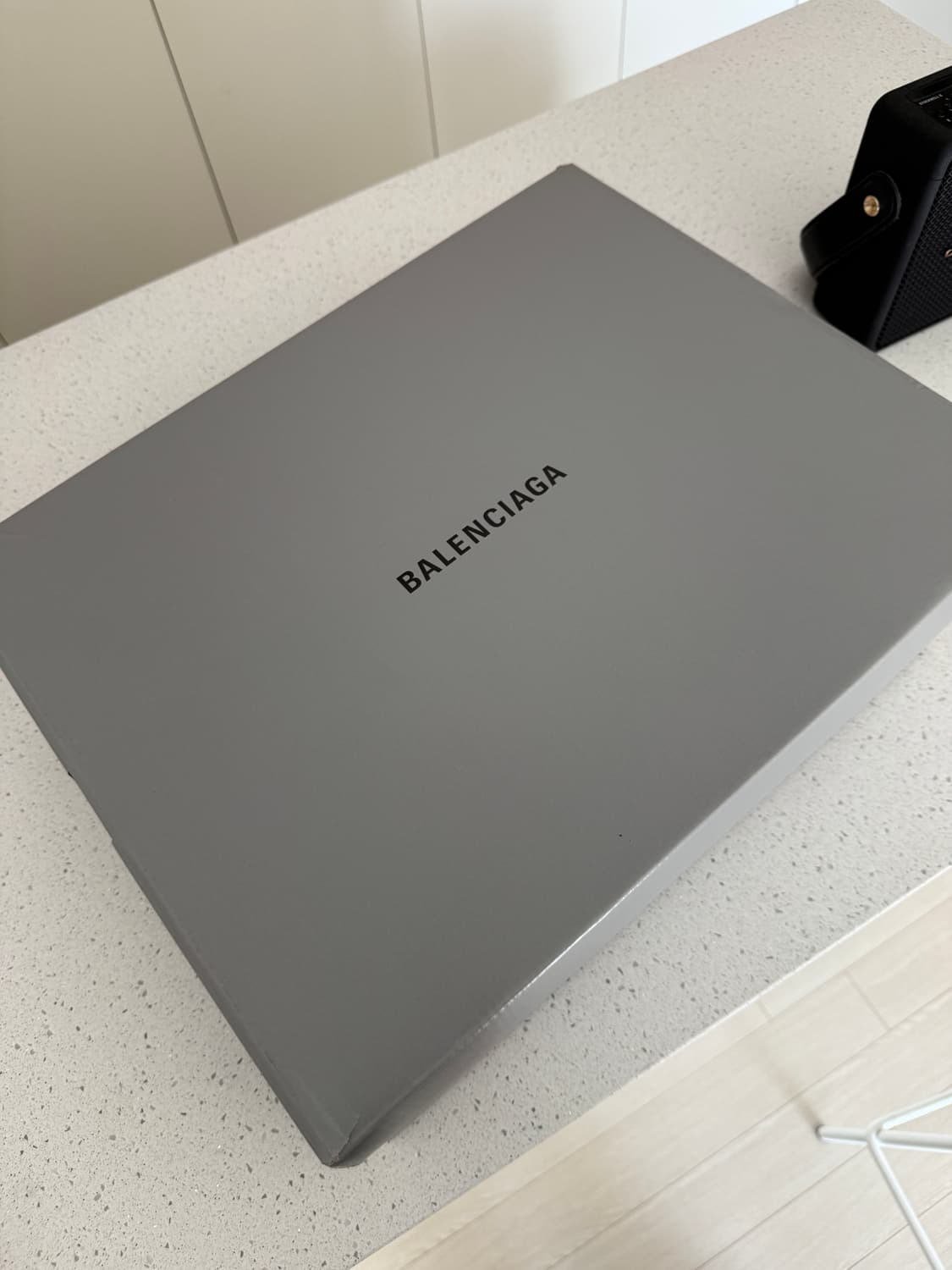 발렌시아가 디펜더 41 새상품 상품이미지1