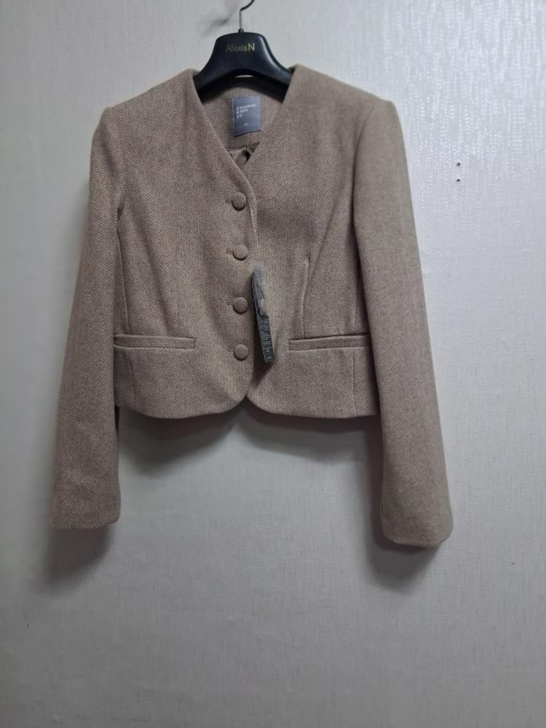 8세컨즈 베이지 크롭울쟈켓 새옷상태 44사이즈XS
 상품이미지1