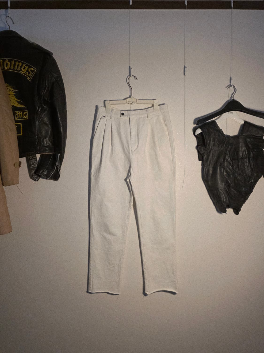 BLESS N°? 
White pintuck pants 상품이미지3