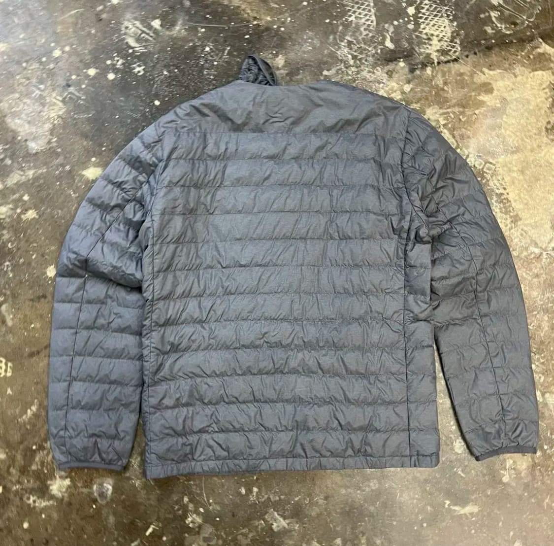 M) 유니클로 브이넥 울트라라이트다운 경량 패딩 점퍼 자켓 상품이미지3