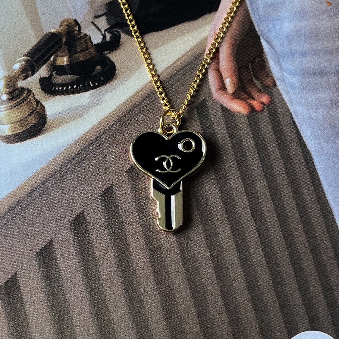 샤넬 블랙 하트키 골드 목걸이 상품이미지4