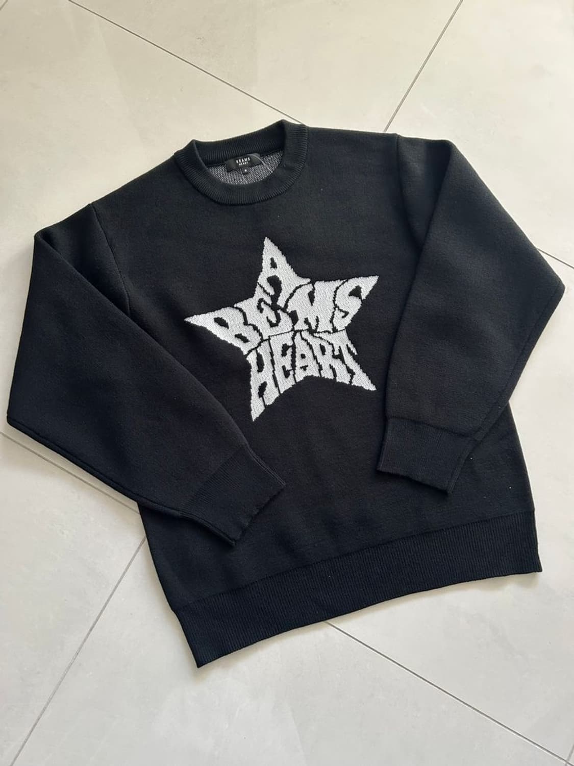 STAR GRAPHIC KNIT 하트 별 그래픽 니트 상품이미지1
