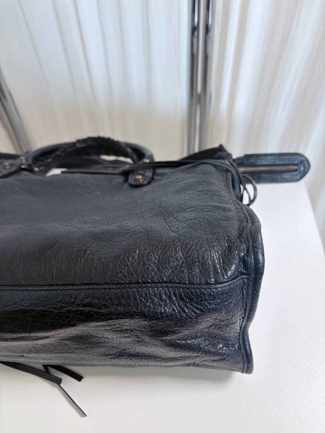 발렌시아가 시티 모터백 블랙 미디움 상품이미지8