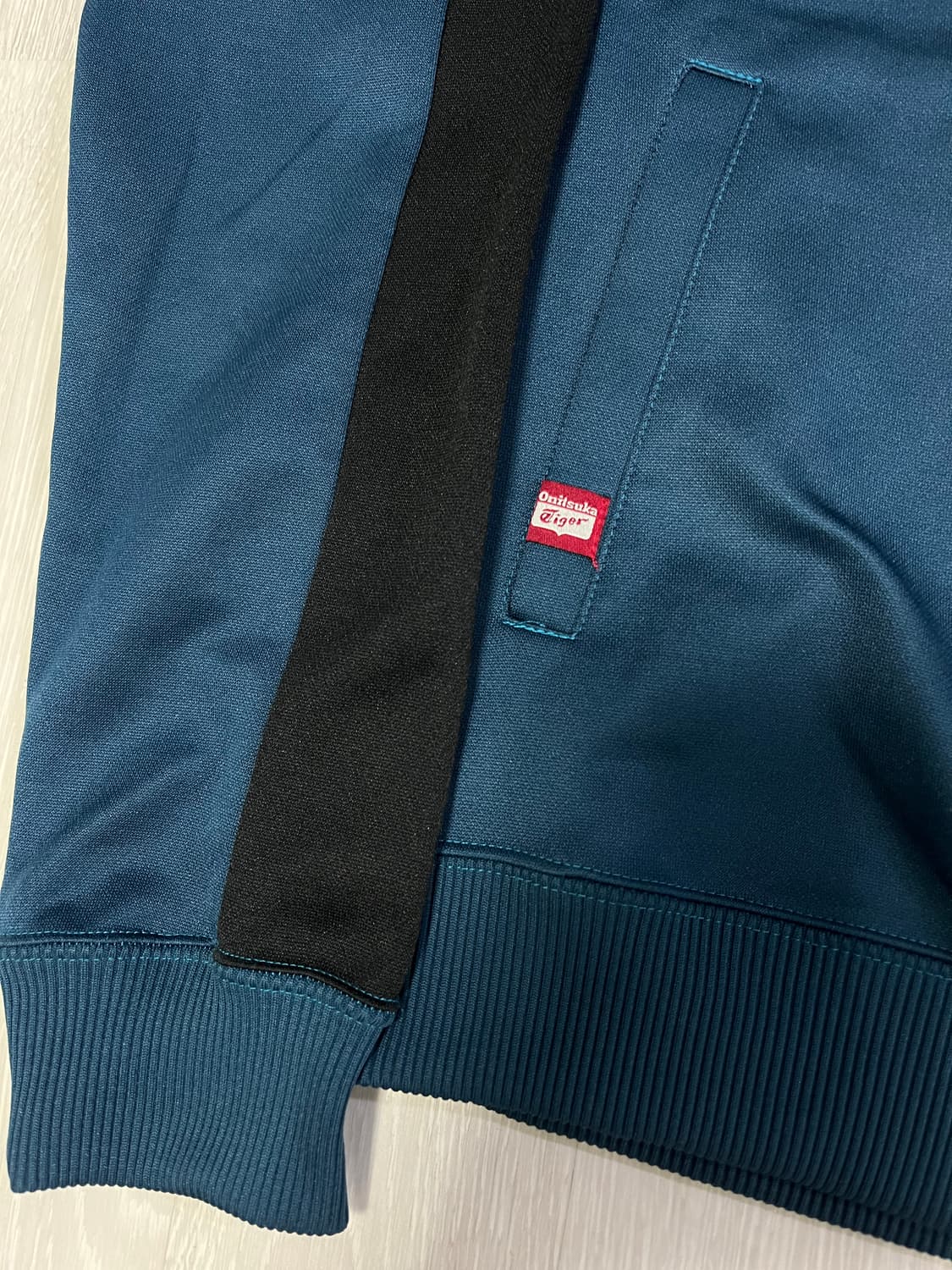 오니츠카타이거 빅로고 져지M 상품이미지4