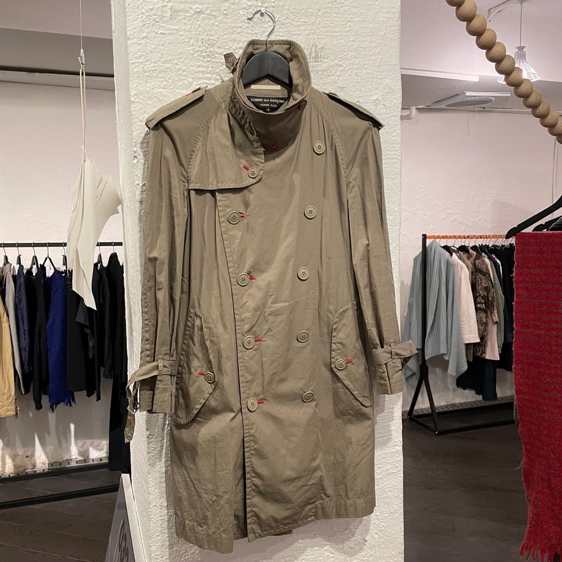 꼼데가르송 옴므플러스 트렌치코트 상품이미지1