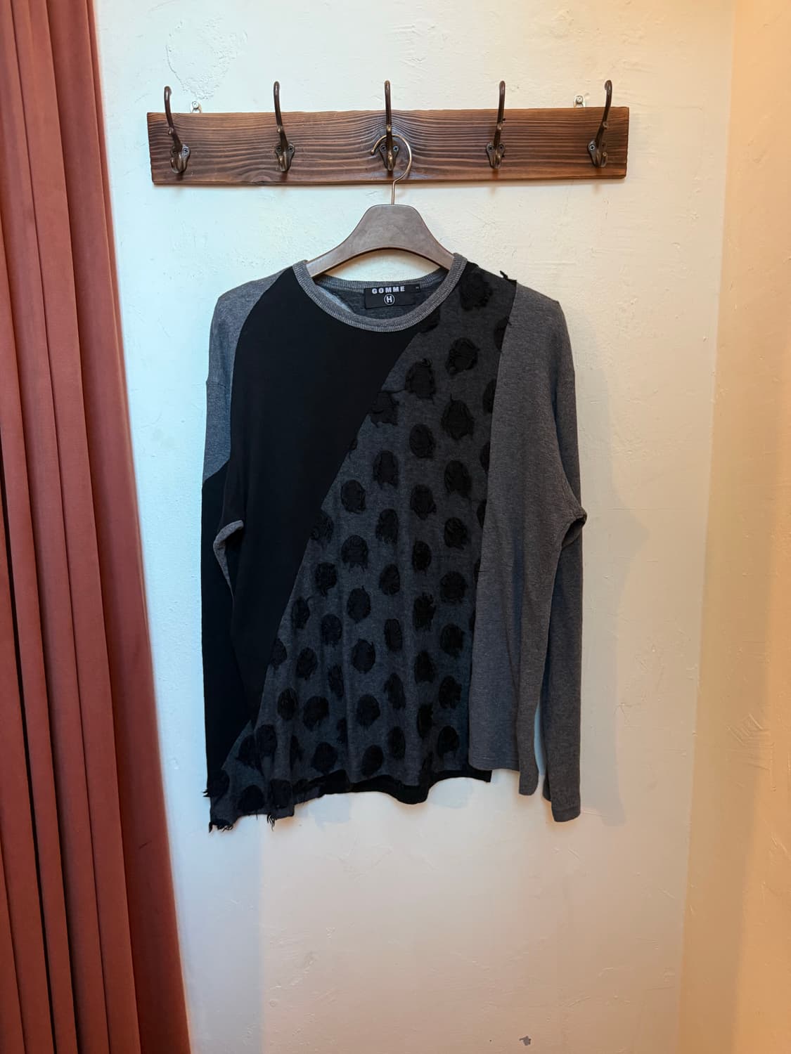 고무 비대칭 컷오프 티셔츠 상품이미지1