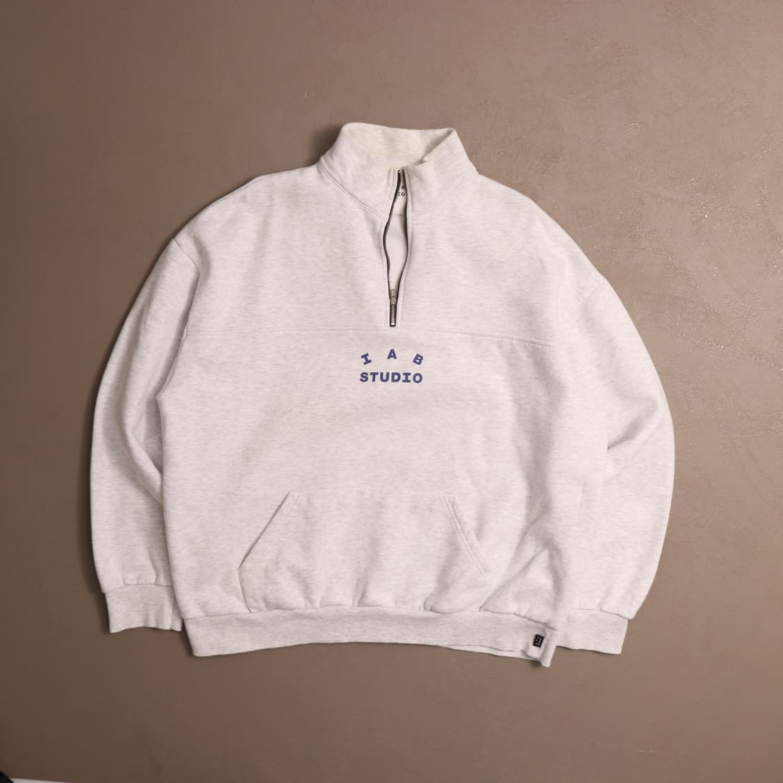 아이앱 스튜디오 반집업 스웻셔츠 A1606 상품이미지1