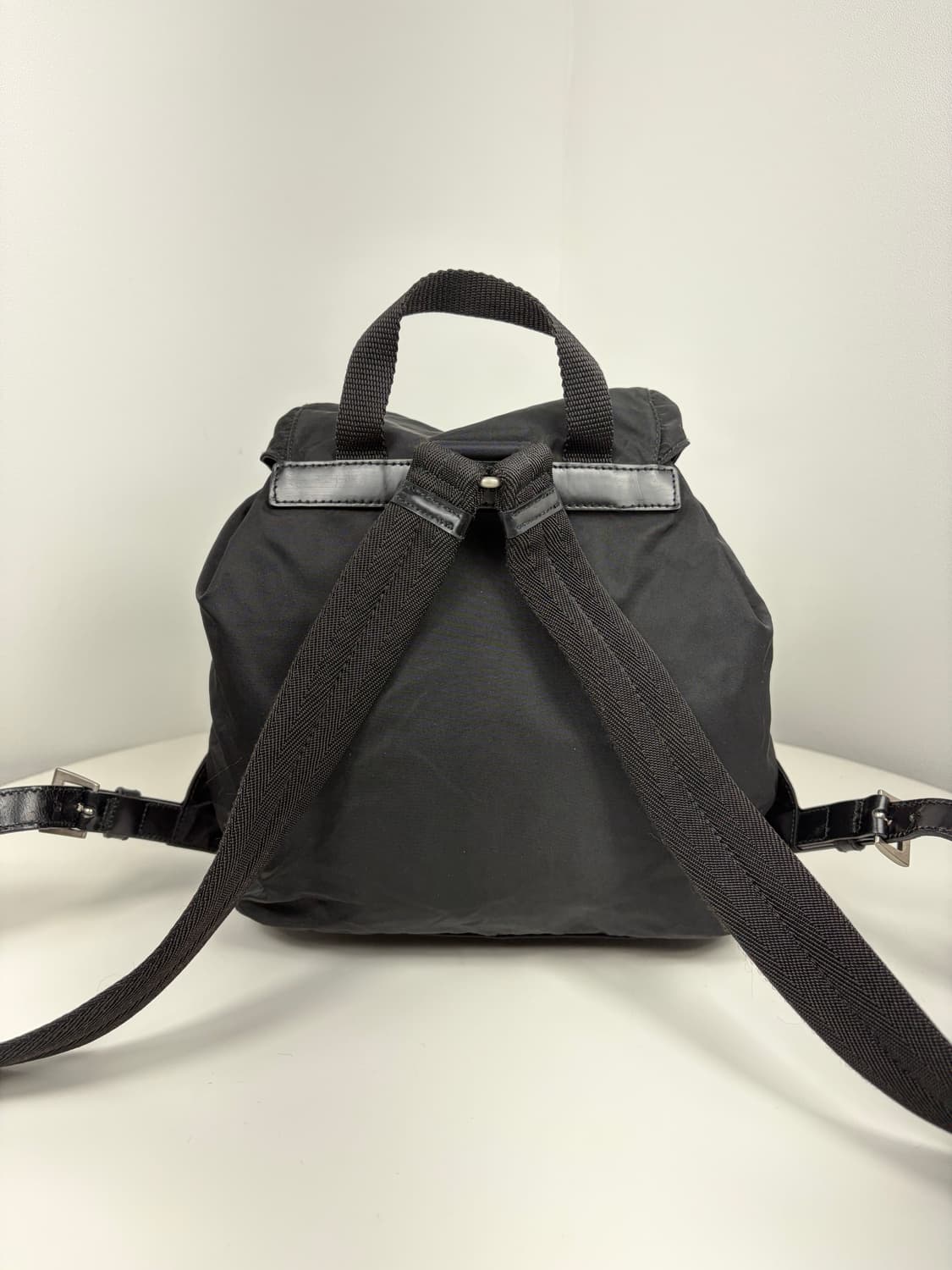 프라다 B6677 나일론 투포켓 스몰 백팩 상품이미지6