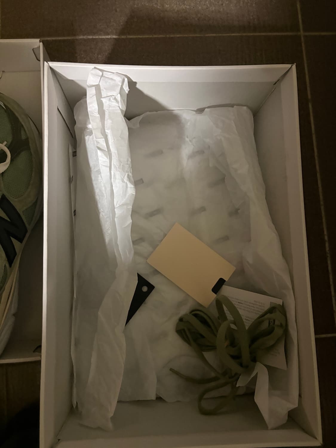 뉴발란스 iii자운드 990v3 올리브 290 상품이미지9