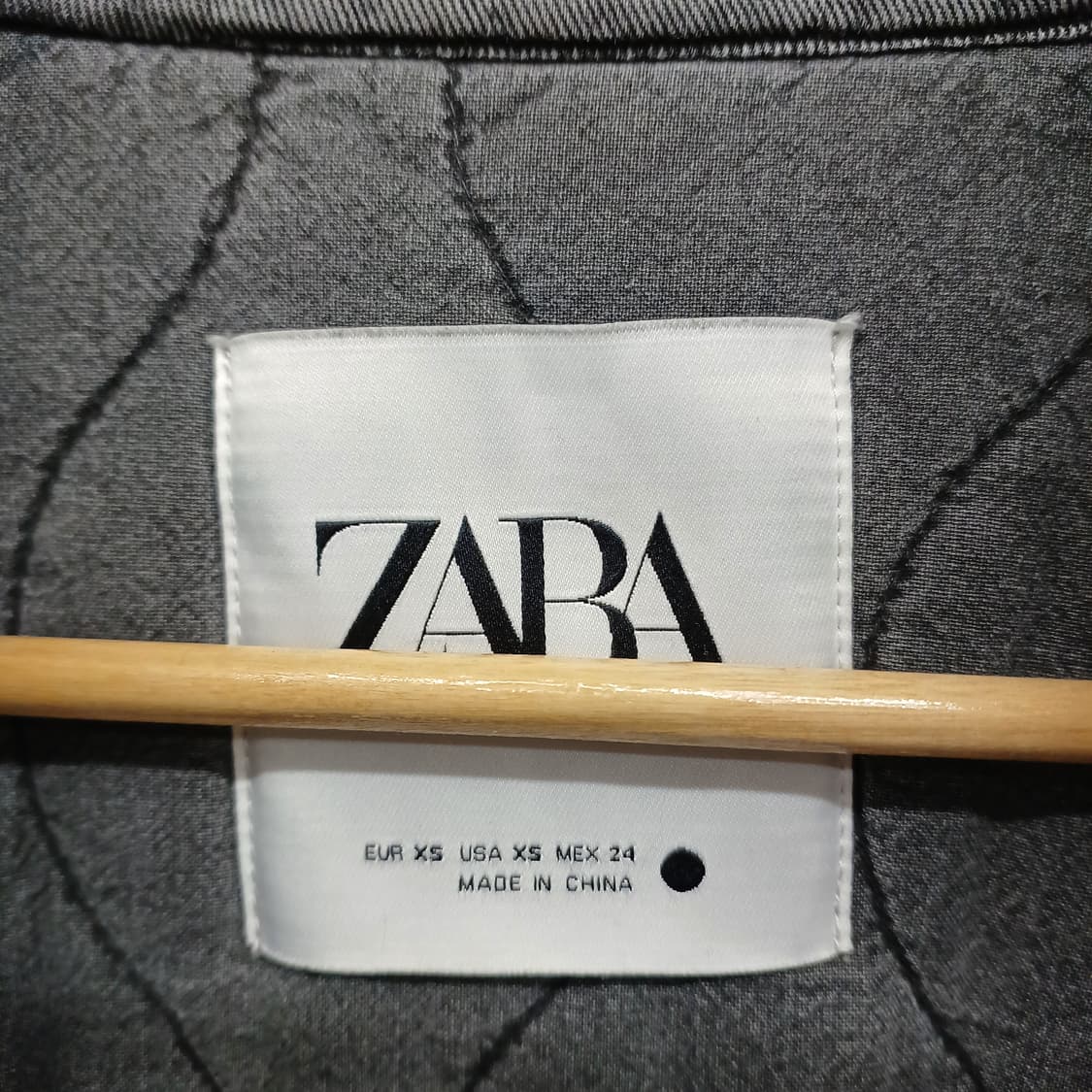 자라 그레이 퀼팅 집업 자켓 XS 상품이미지4