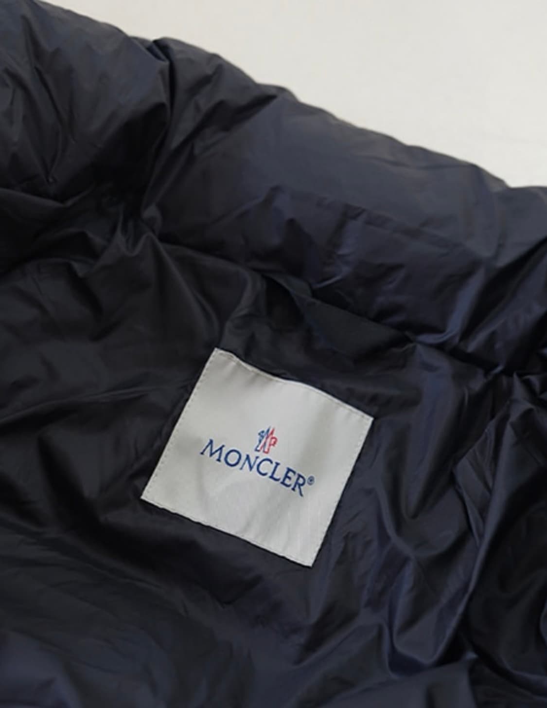 가격제시)팝니다몽클레르 시탈라 쇼트 다운 자켓 블랙 패딩 상품이미지2