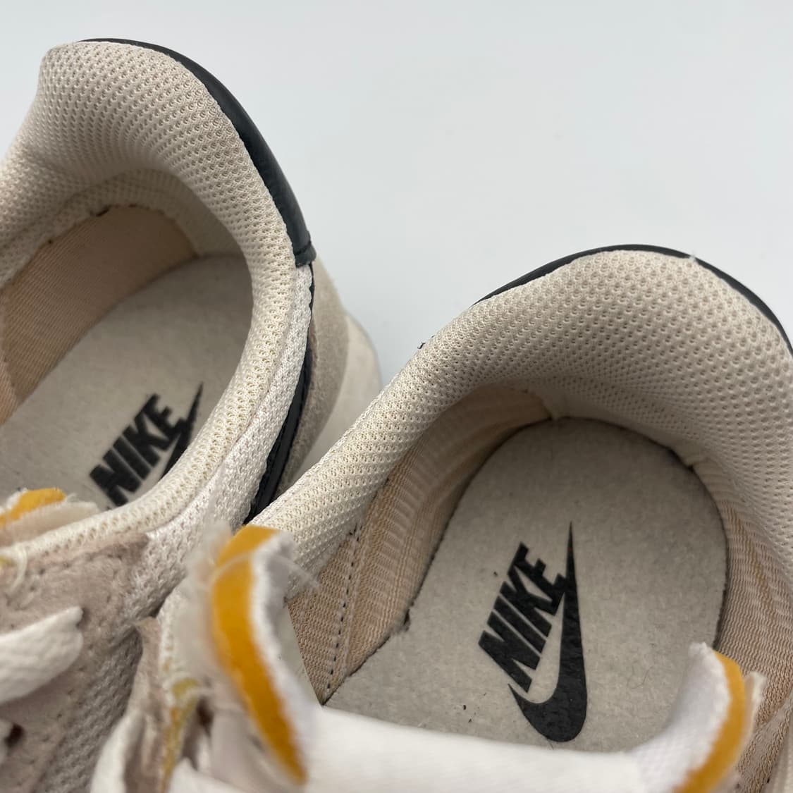 나이키 에어 테일윈드 스니커즈 250 상품이미지3