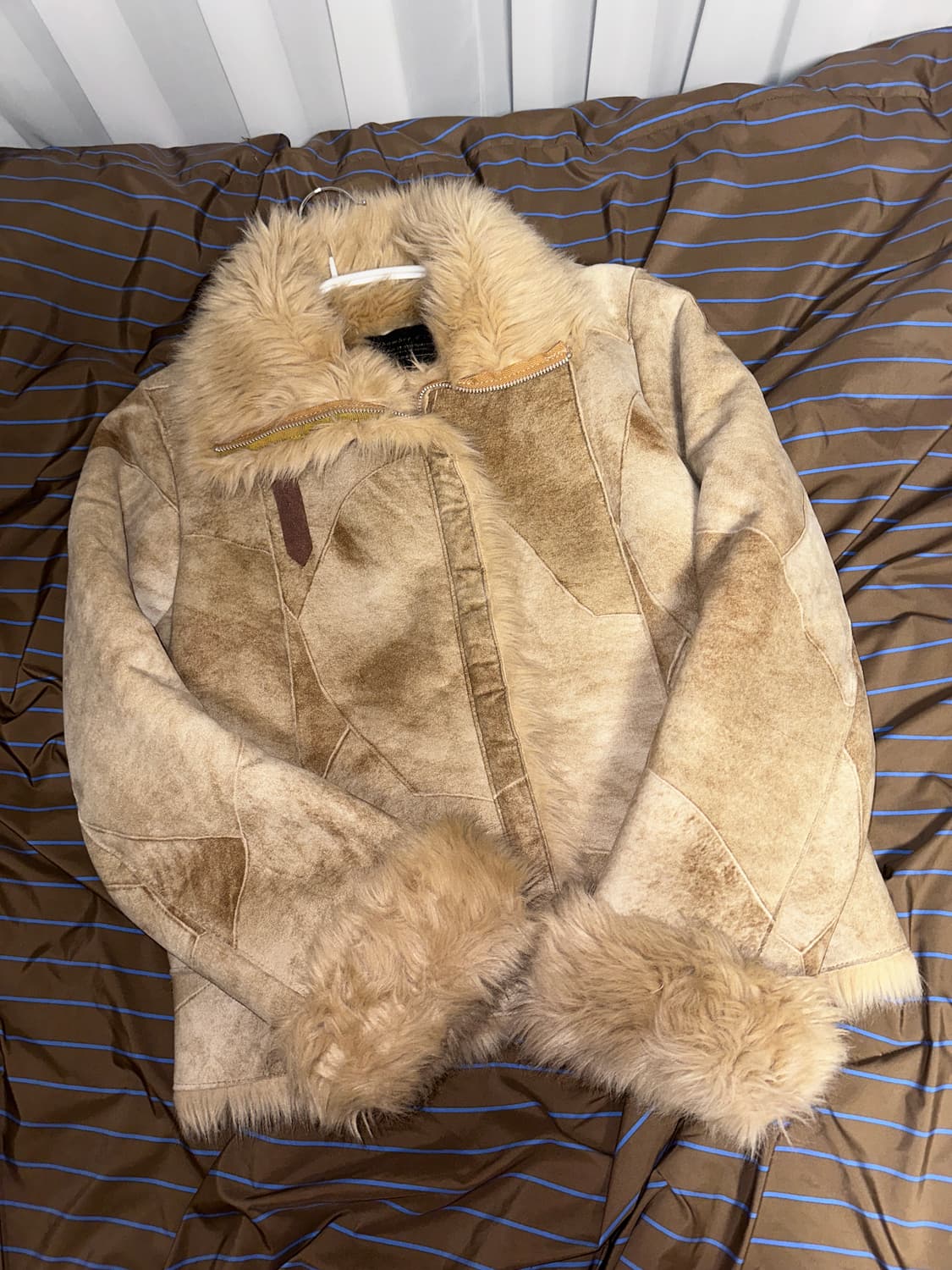 갸루깔 퍼 무스탕 상품이미지1