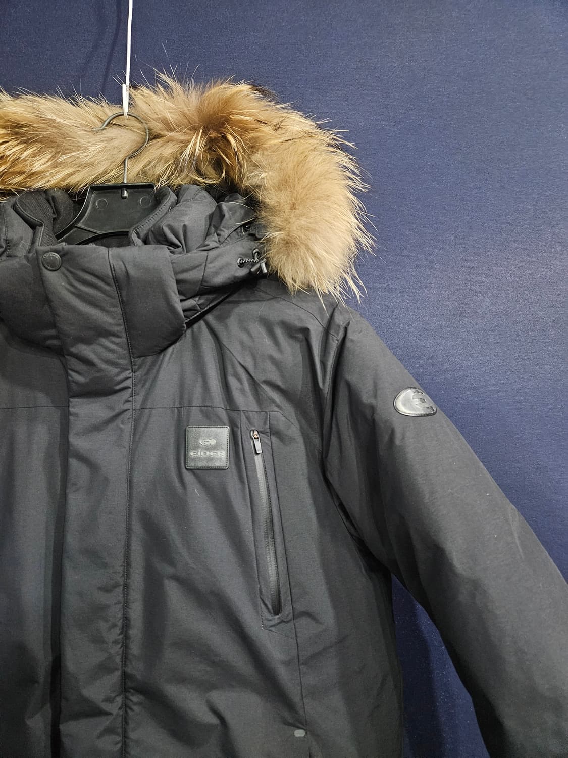 아이더 디펜더 700필 차콜컬러 남성 105 구스다운 패딩  상품이미지4