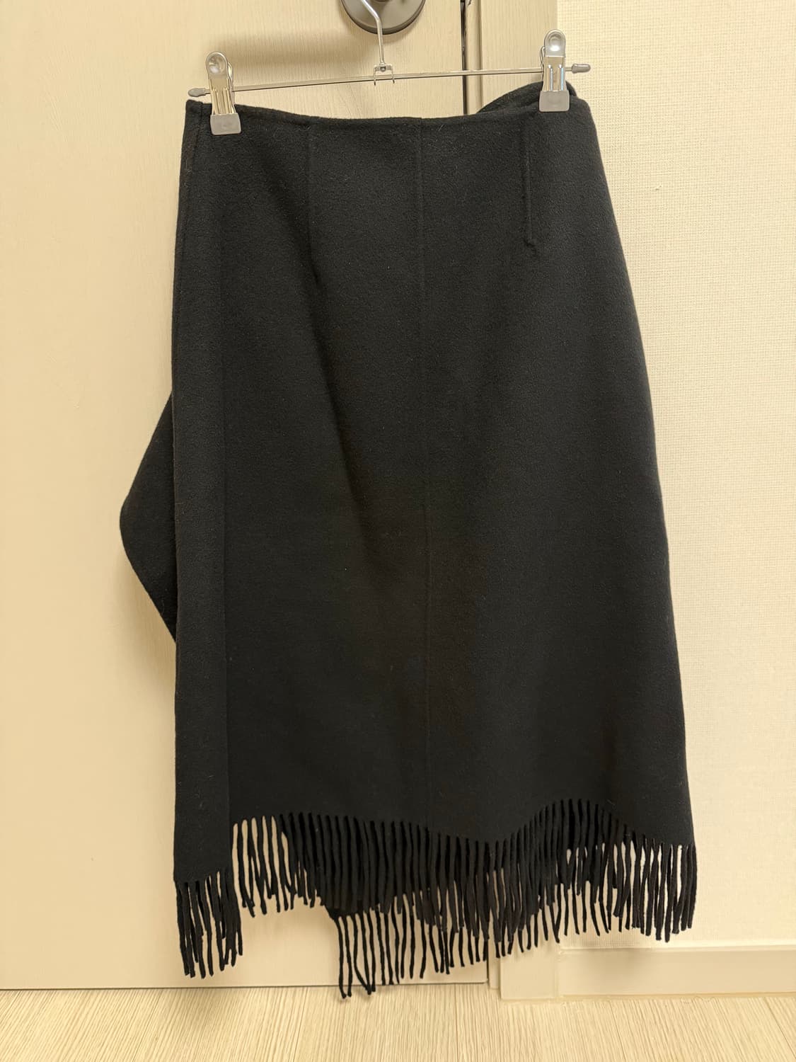 (새상품) 코스 프린지 울 미디 랩 스커트 34사이즈 상품이미지3