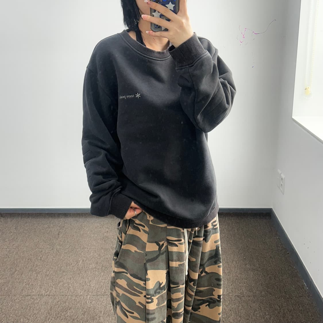 Snow peak 스노우피크 스몰로고 차콜 맨투맨  상품이미지2