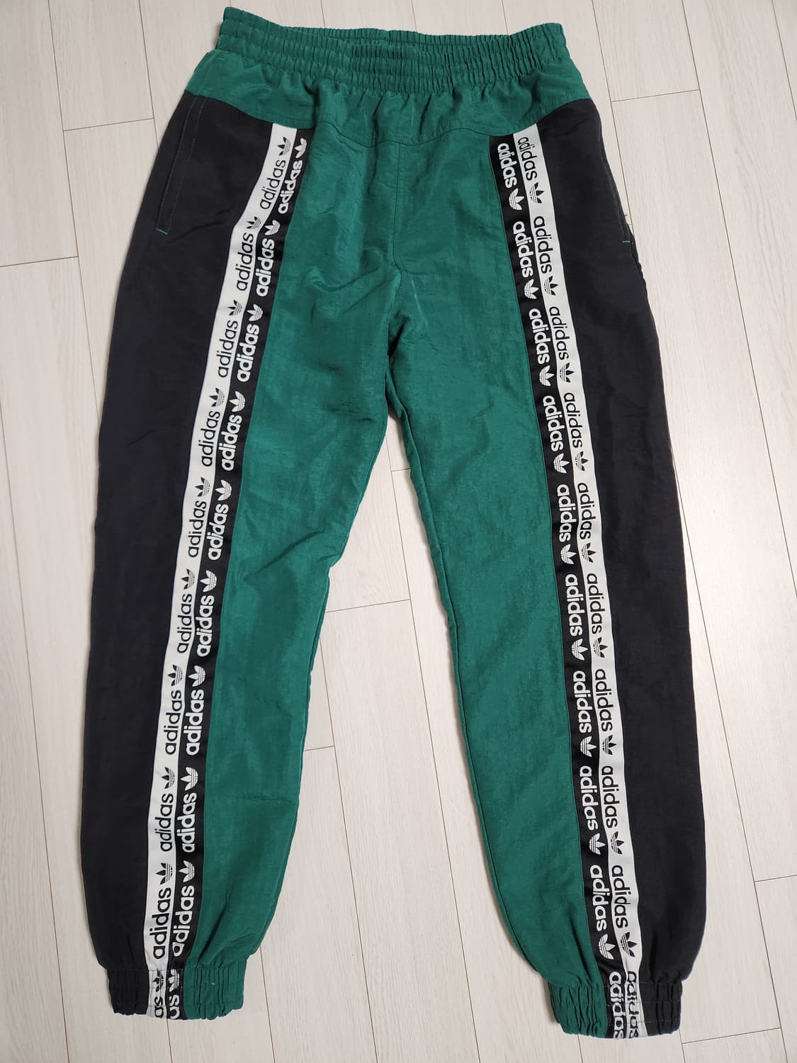 아디다스 R.Y.V A 트랙팬츠 그린 사이즈L (세트 아노락같이 드려요) 상품이미지2