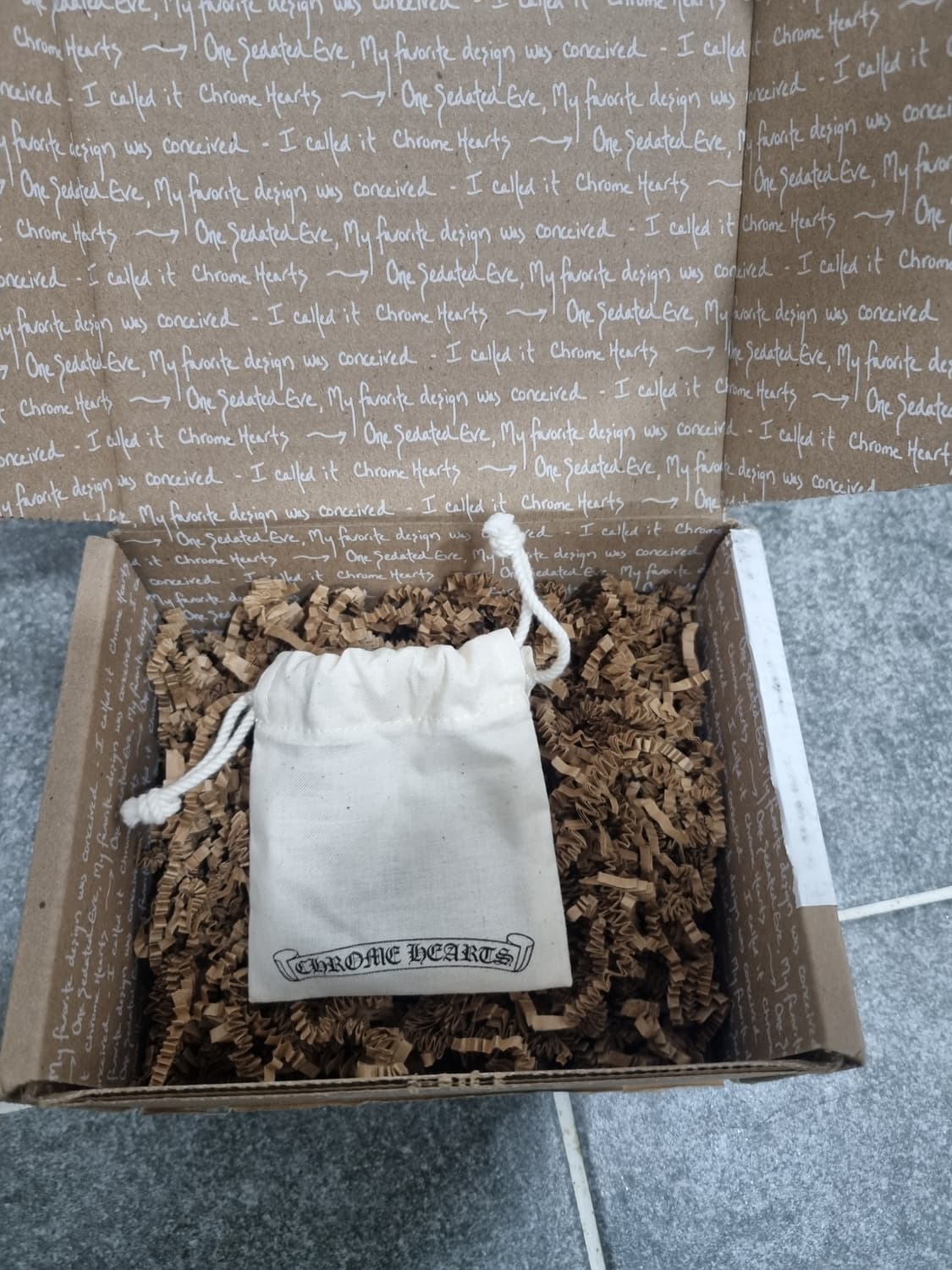 크롬하츠 실리크롬 CH 크로스 펜던트 블랙 상품이미지3