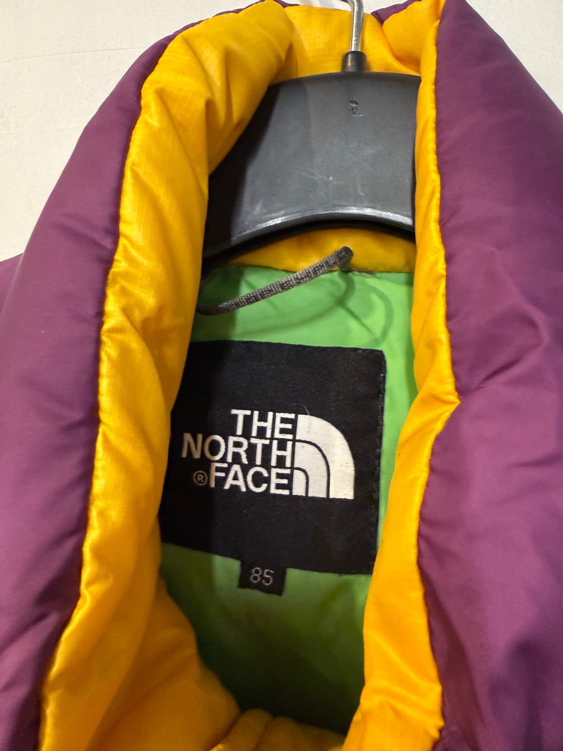 노스페이스 눕시 옐로우 패딩 상품이미지3