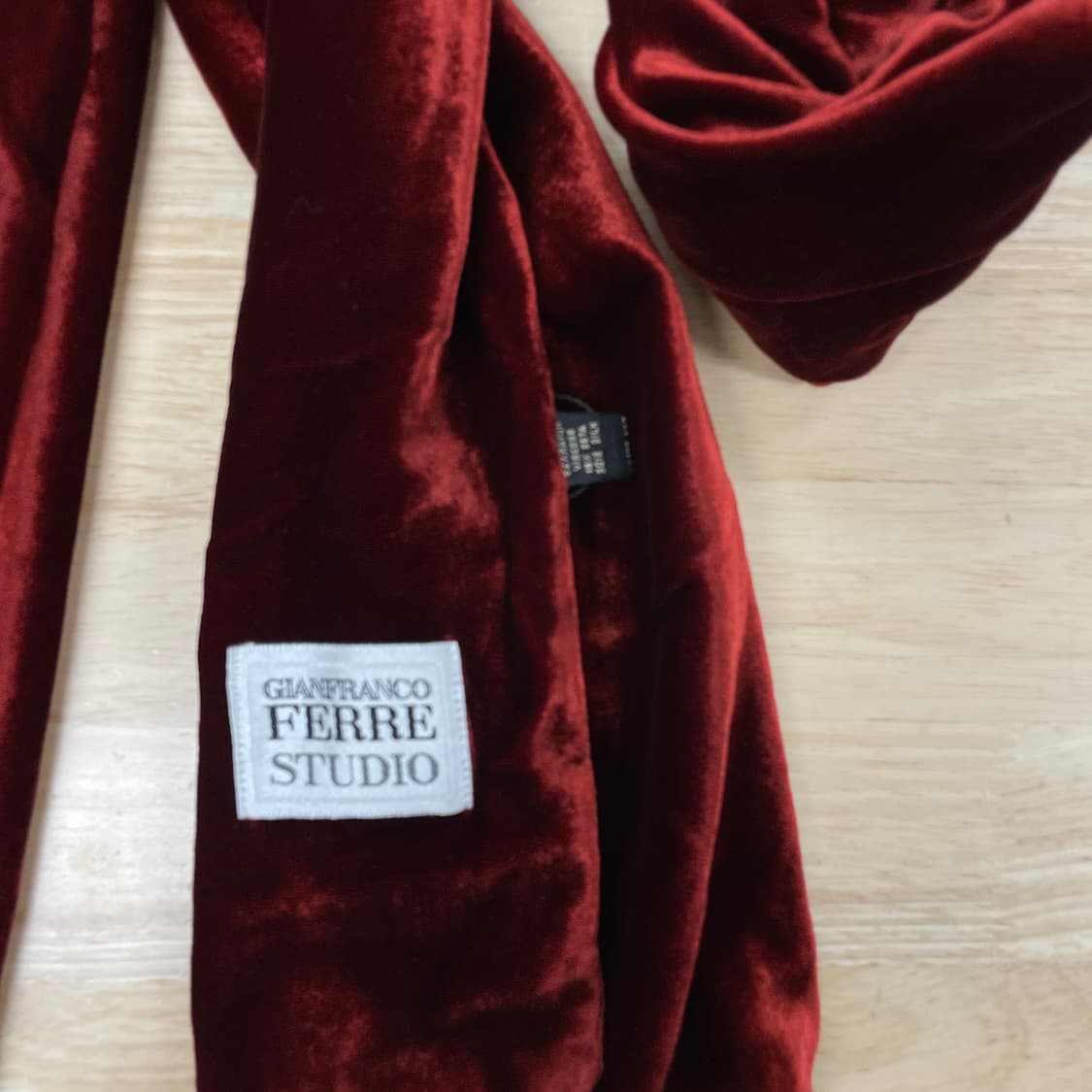 지안브랑코 페레 벨벳 머플러 상품이미지3