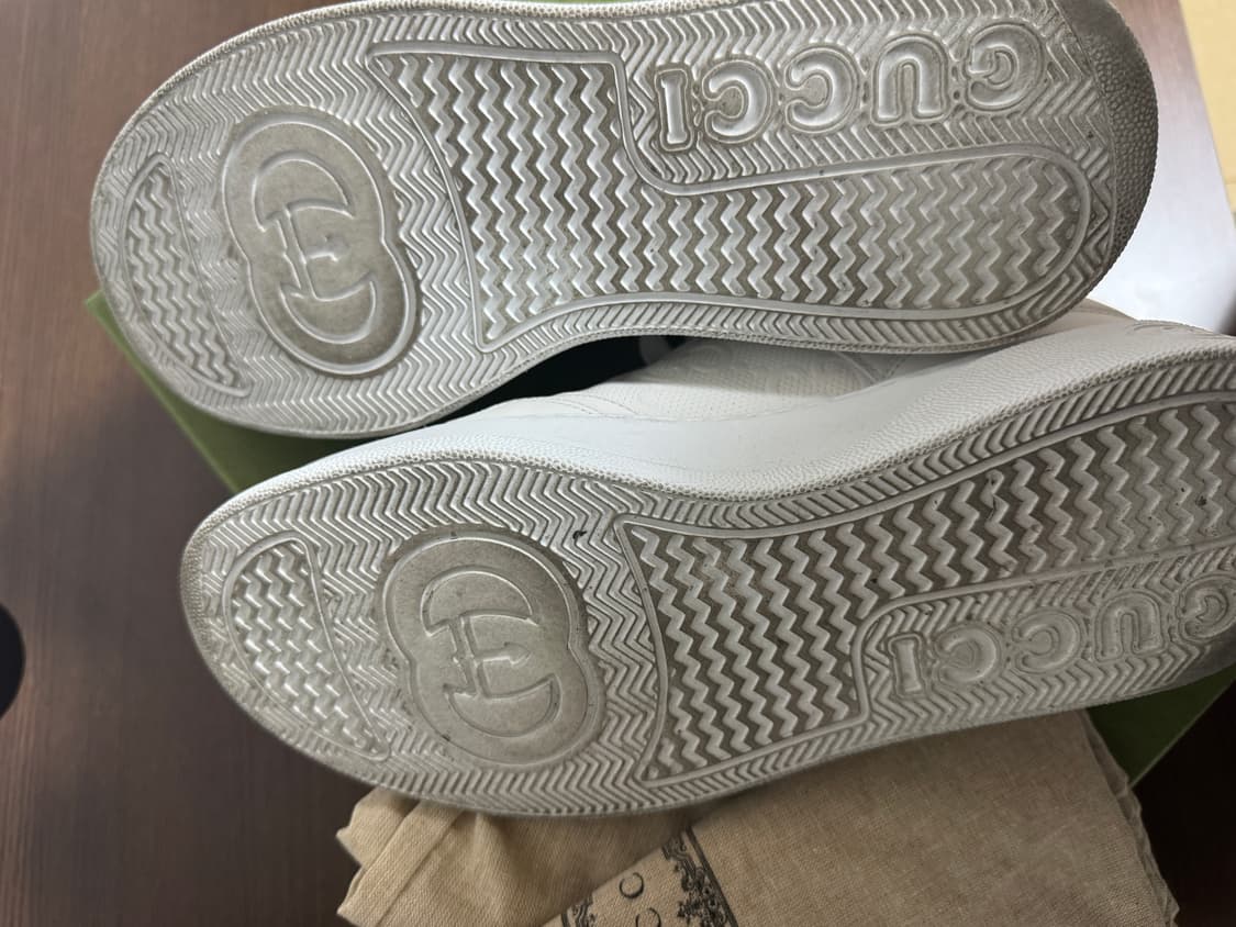 GUCCI 구찌 GG 엠보 화이트 스니커즈 270 (IT 8) 상품이미지5